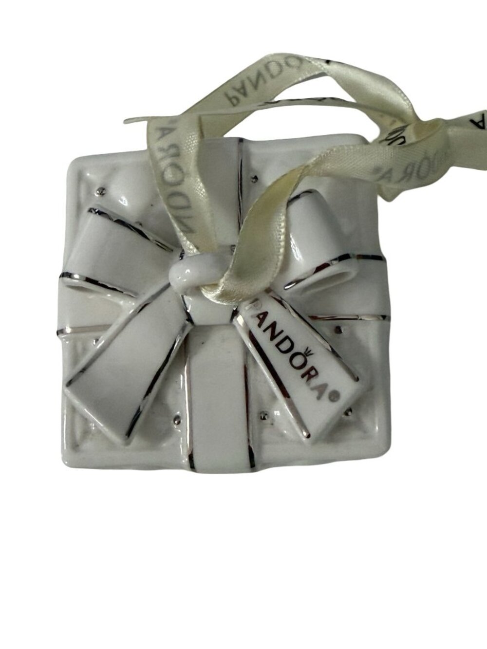 Pandora 2016 White Ceramic Gift Box Ornament Christmas Tree Decoration with Box